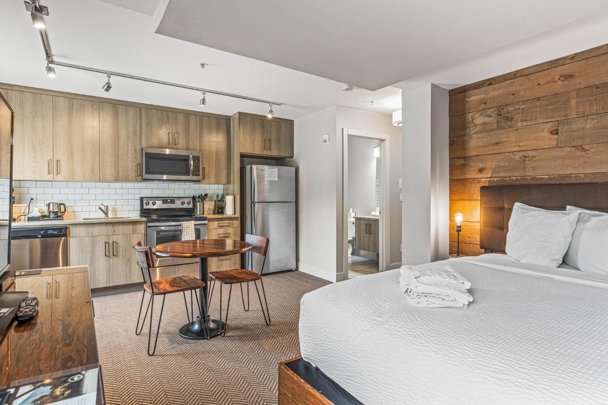 Basecamp Hotel Canmore