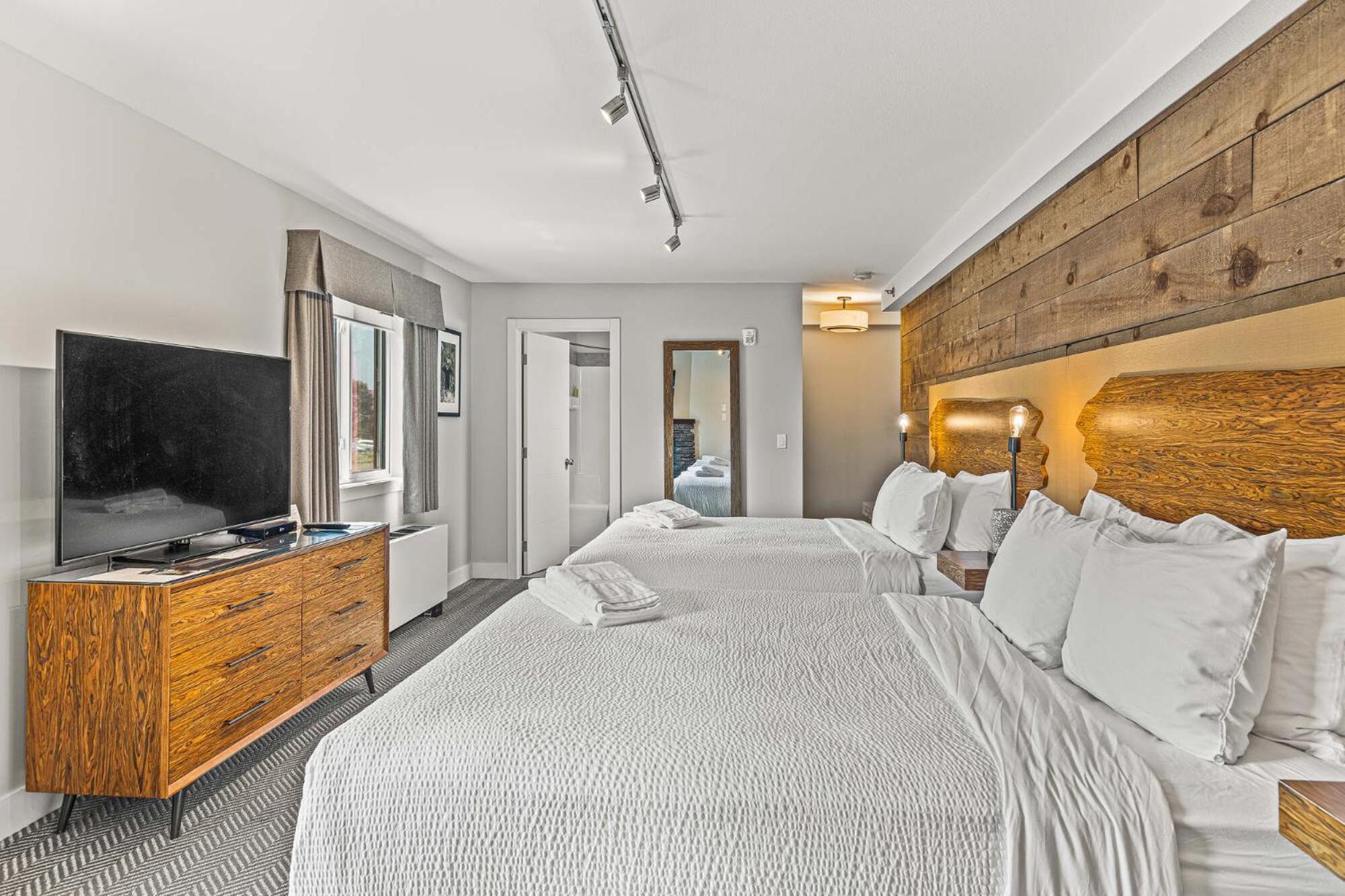 Basecamp Hotel 3*