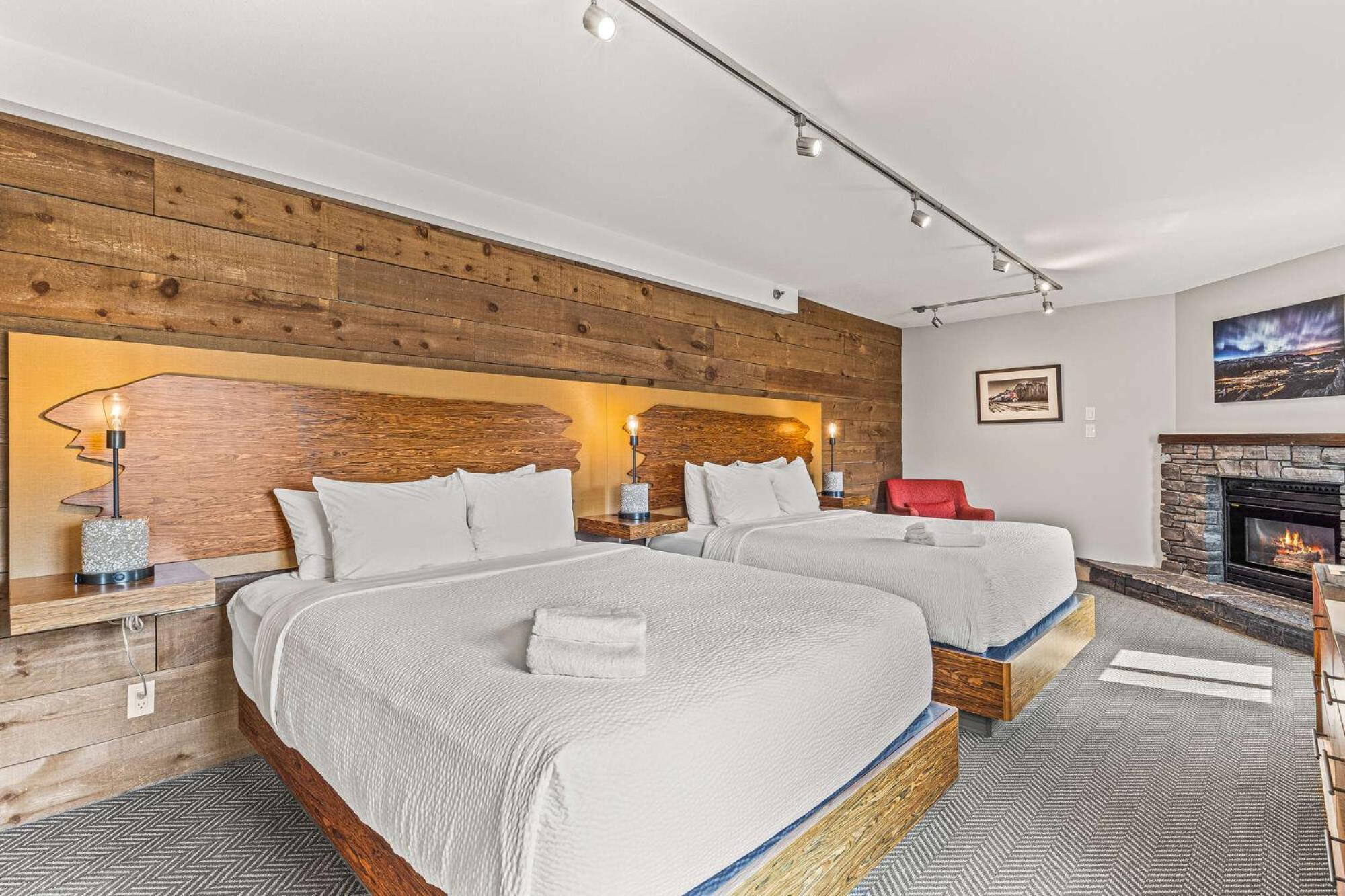 Basecamp Hotel 3*