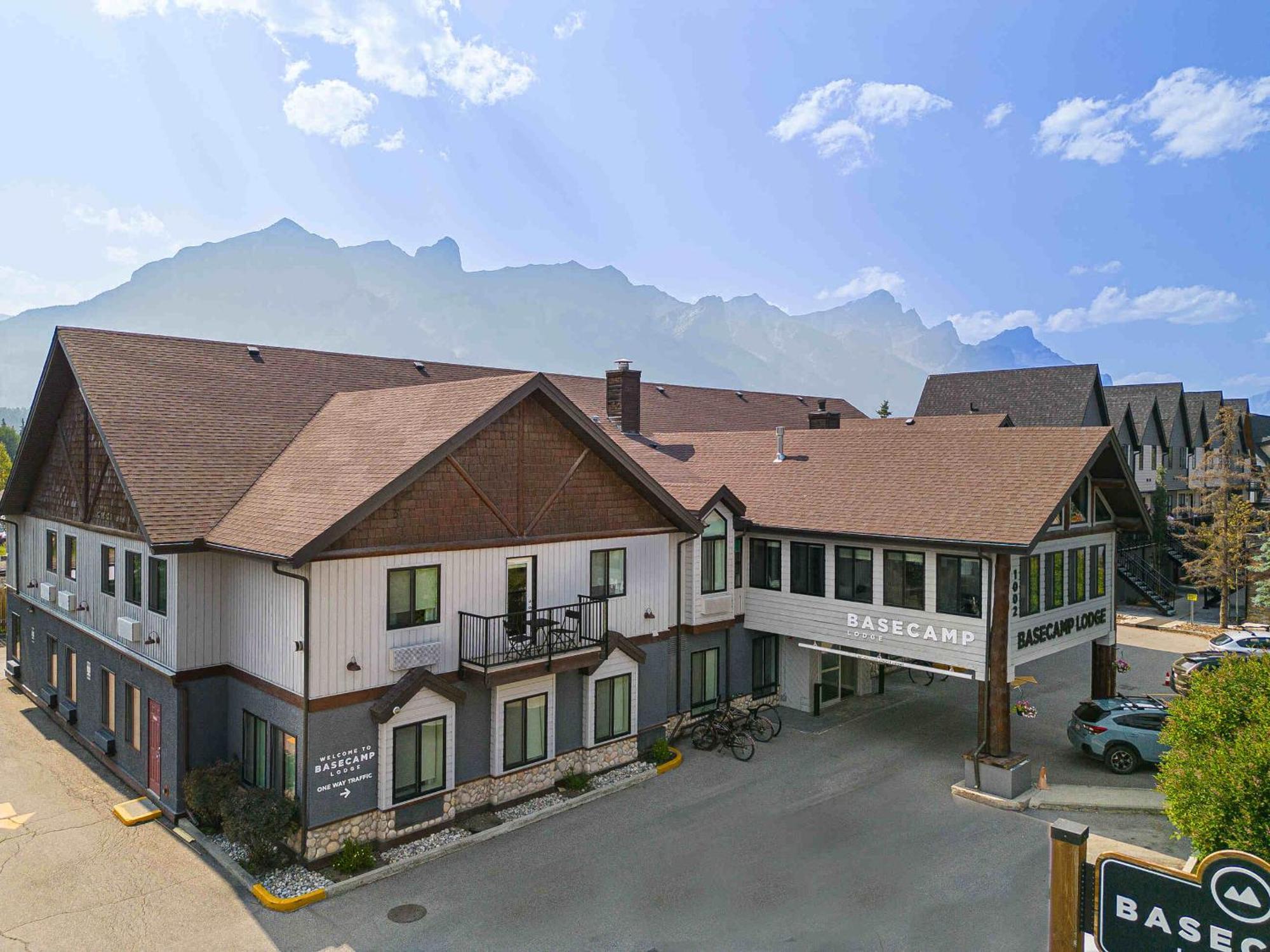Basecamp Hotel