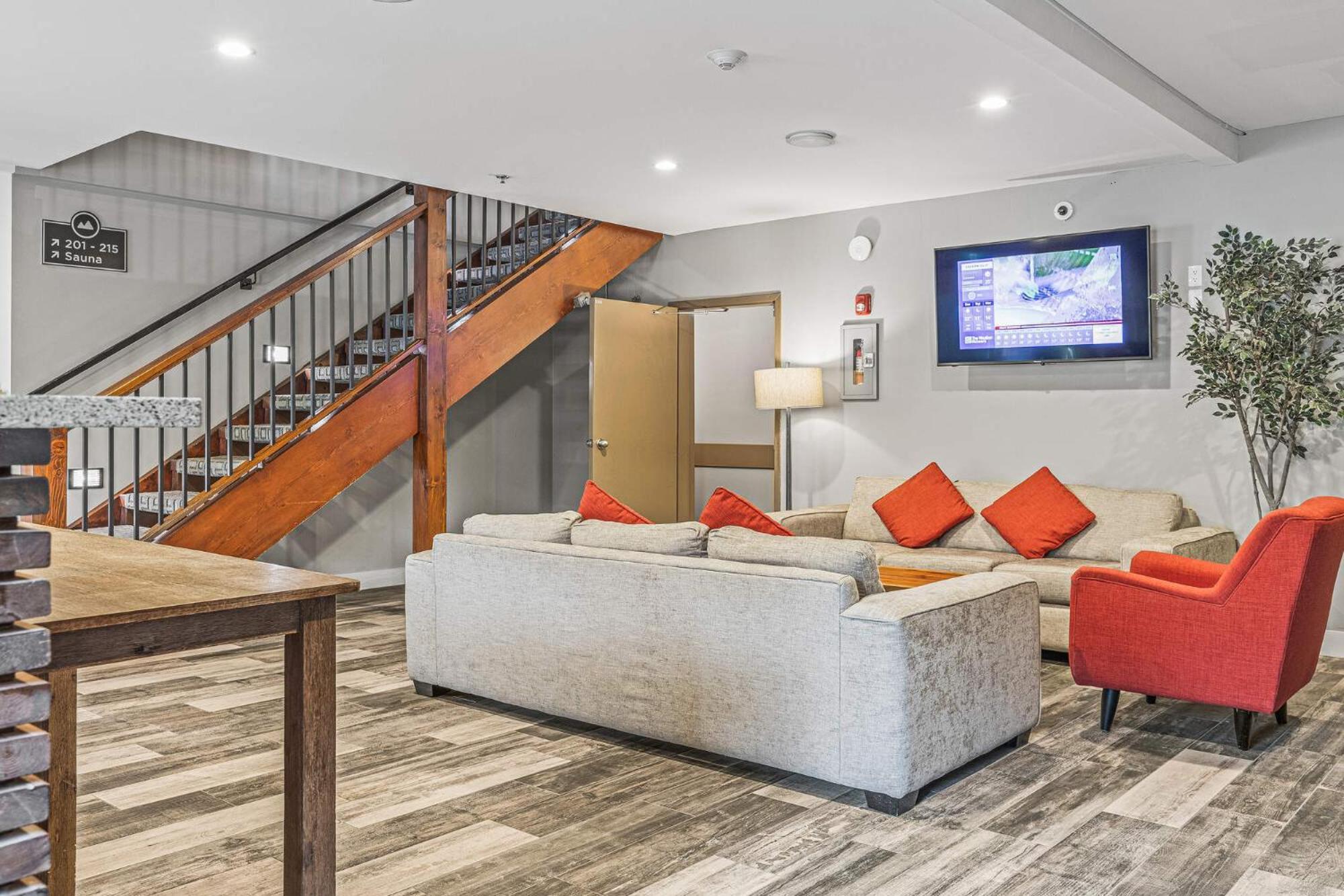 Hotel Basecamp Canmore
